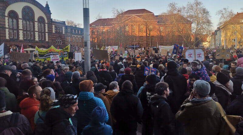 Demo gegen Rechtsextremismus in Saarbrücken